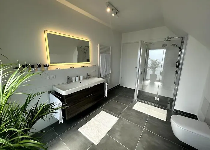 Vyne - Dachterrasse - Grill - Parkplatz Apartmán *